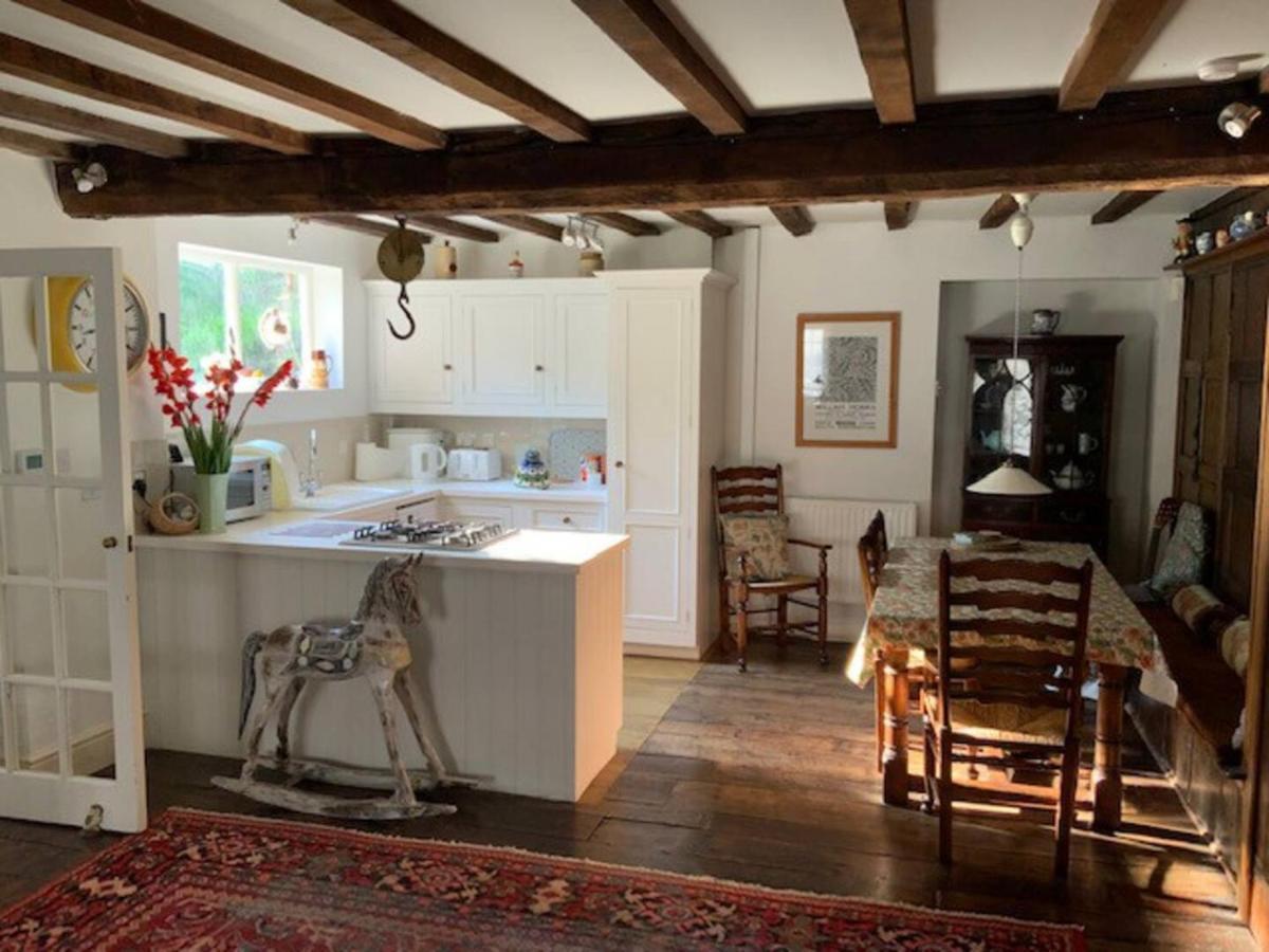 Pass The Keys Magical Period House In The Heart Of Ludlow Bagian luar foto