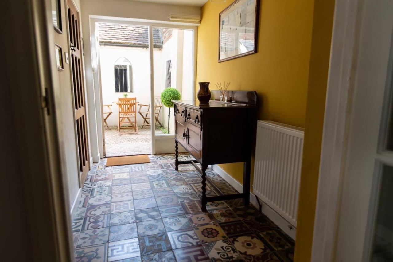 Pass The Keys Magical Period House In The Heart Of Ludlow Bagian luar foto