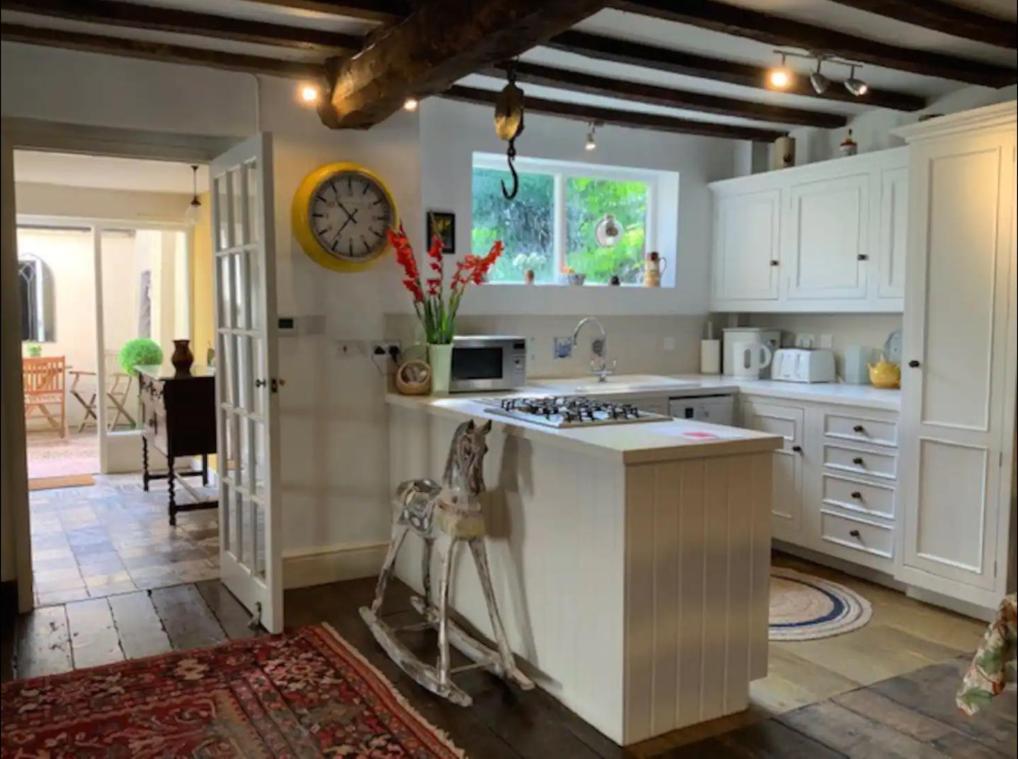 Pass The Keys Magical Period House In The Heart Of Ludlow Bagian luar foto