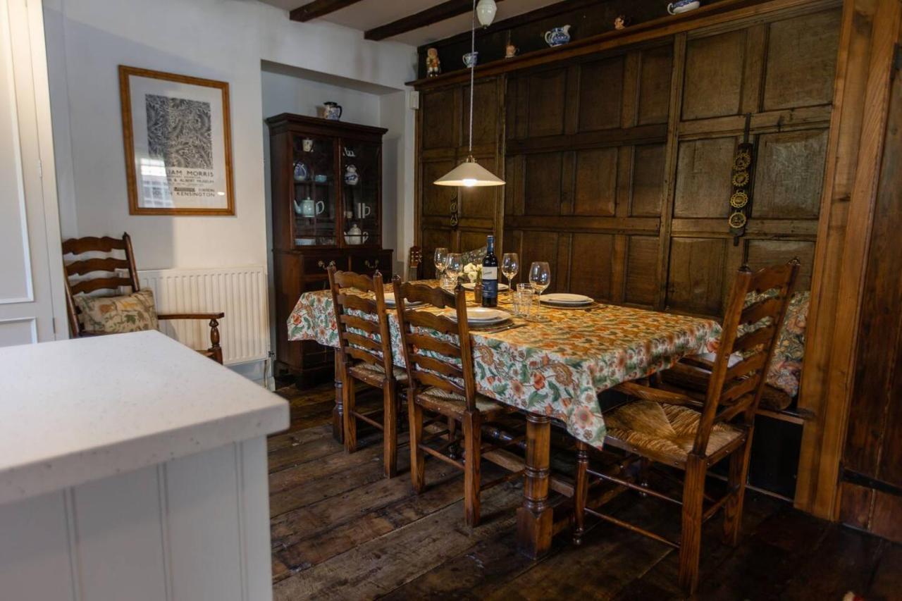 Pass The Keys Magical Period House In The Heart Of Ludlow Bagian luar foto