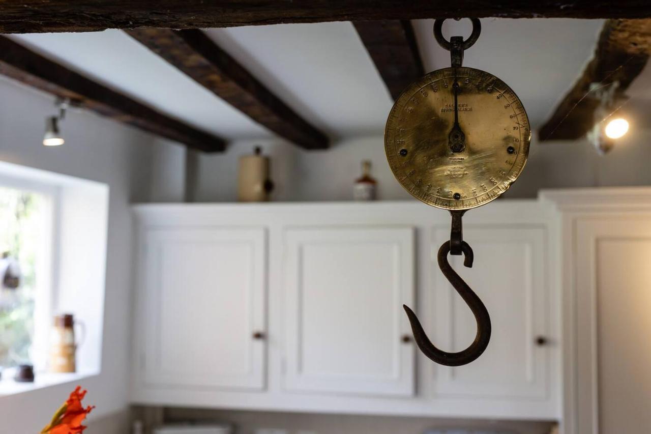 Pass The Keys Magical Period House In The Heart Of Ludlow Bagian luar foto